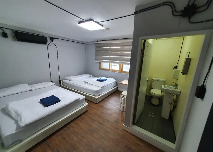 Itaewon Hostal *